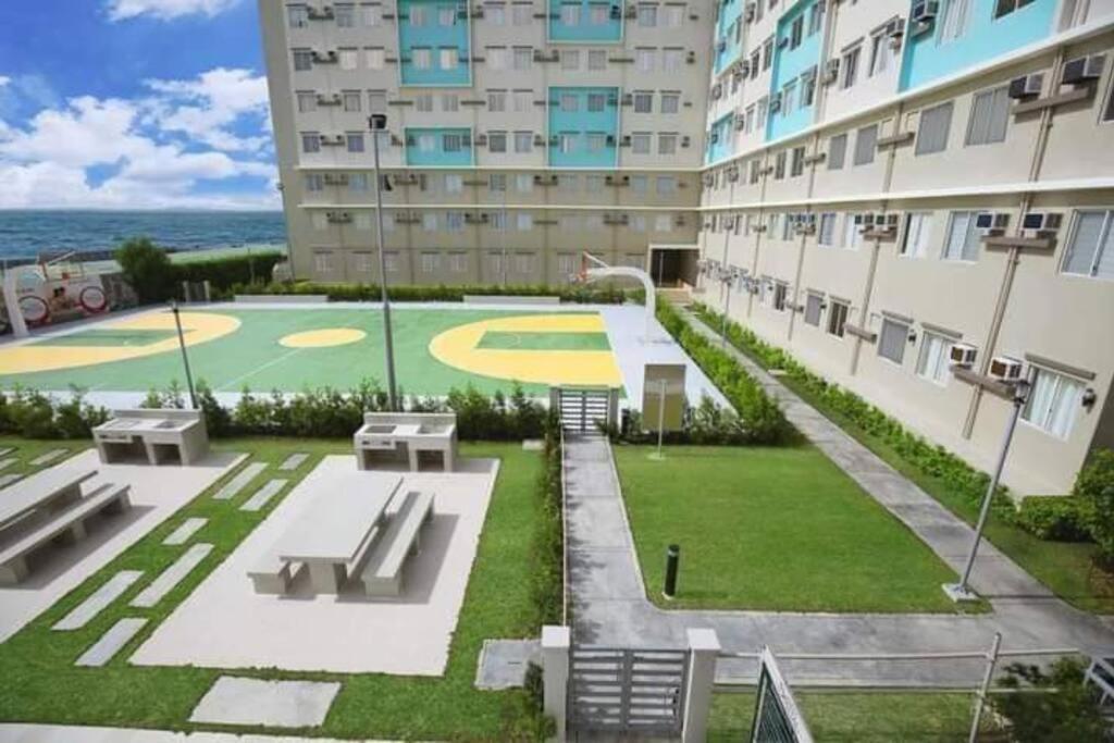 Veronica'S Homestay At Marina Spatial Condo Dumaguete City Exterior photo