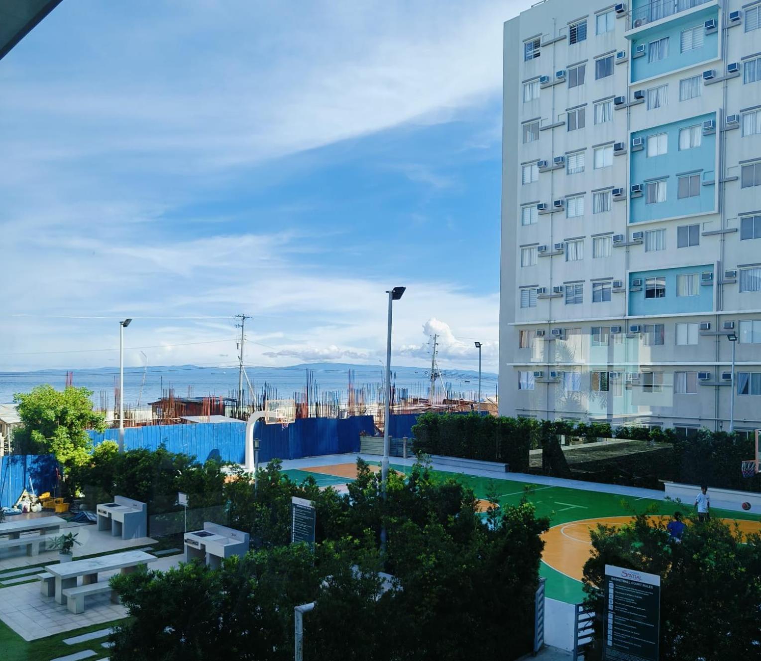 Veronica'S Homestay At Marina Spatial Condo Dumaguete City Exterior photo